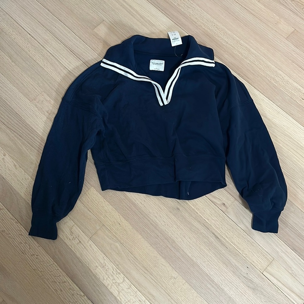 A&F | sweatshirt | NWT | L